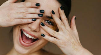 A Step-by-Step Guide to Applying Nail Polish